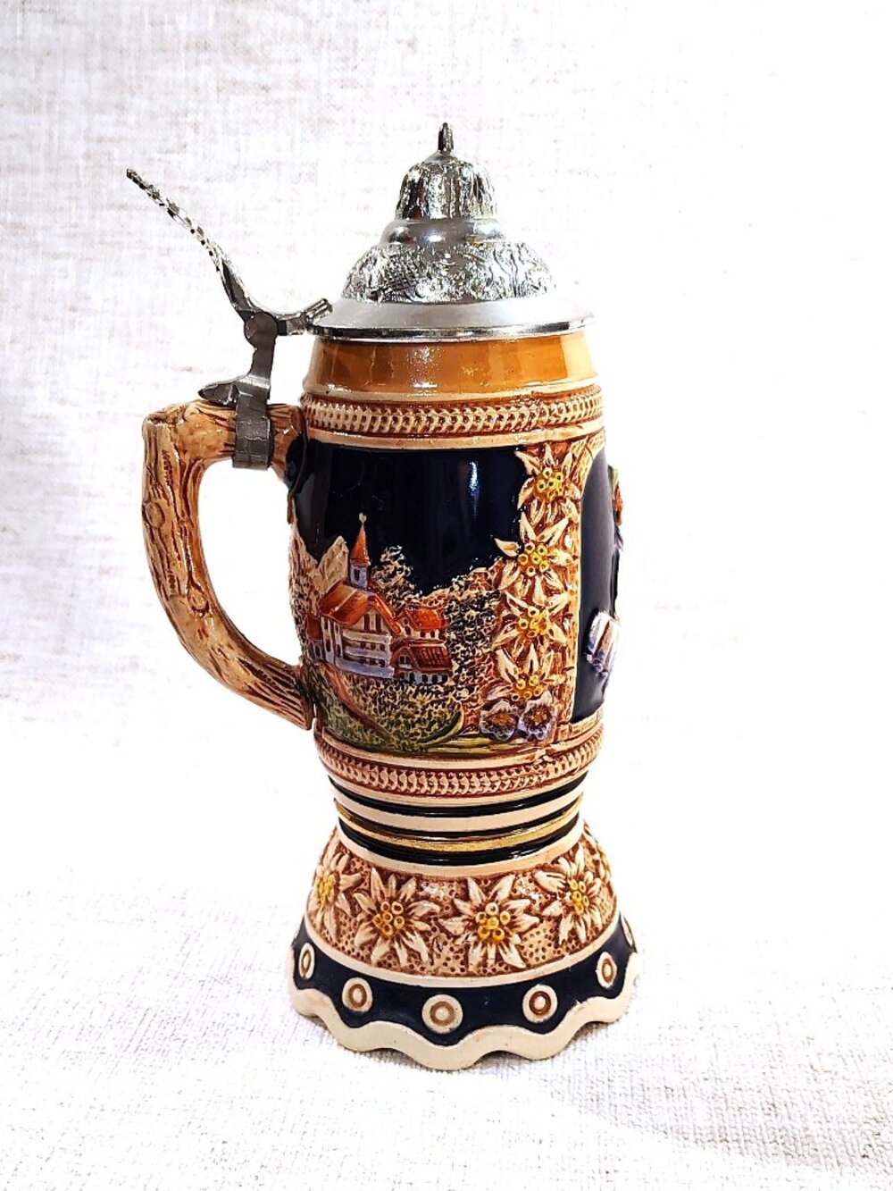 VINTAGE WEST GERMAN MUSICAL BEER STEIN. 1970's. Plays "Drink Brother Drink"